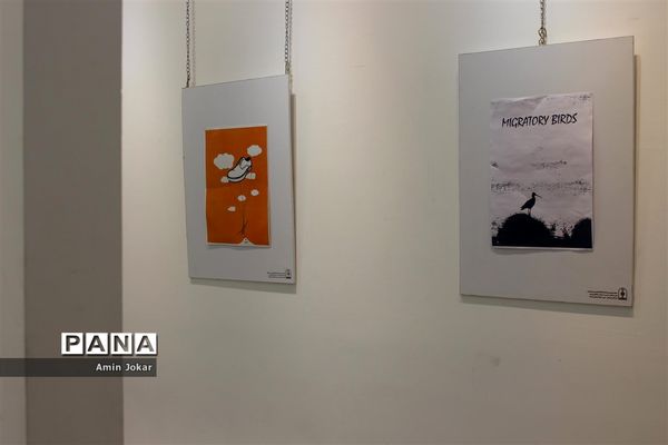 نمایشگاه آثار هنری هنرجویان گرافیک هنرستان غیردولتی نوآوران