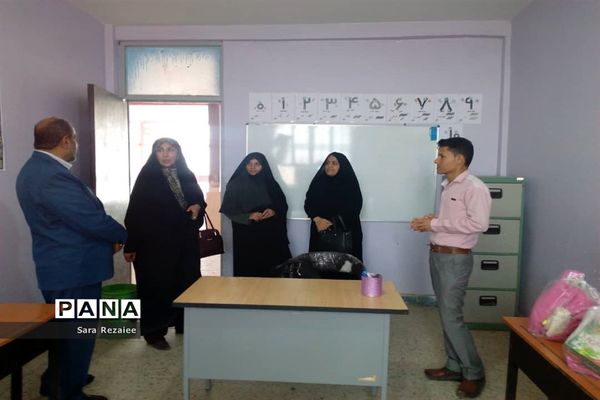 ارسال و توزیع کمک‌های کارشناس مسئول اموربانوان آموزش و پرورش خوزستان
