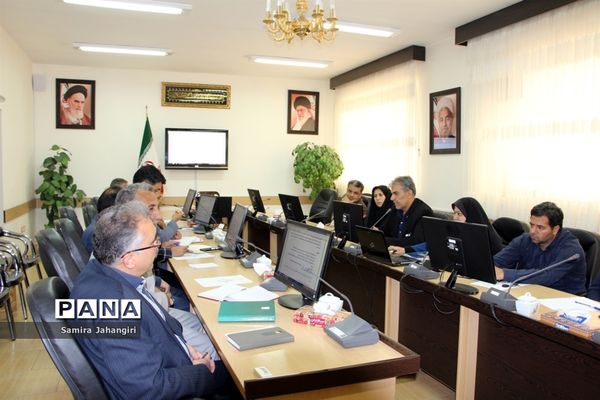 اولین جلسه کارگروه طرح ساماندهی‌‌، نظارت و مدیریت برتهیه و توزیع لباس فرم دانش‌آموزان