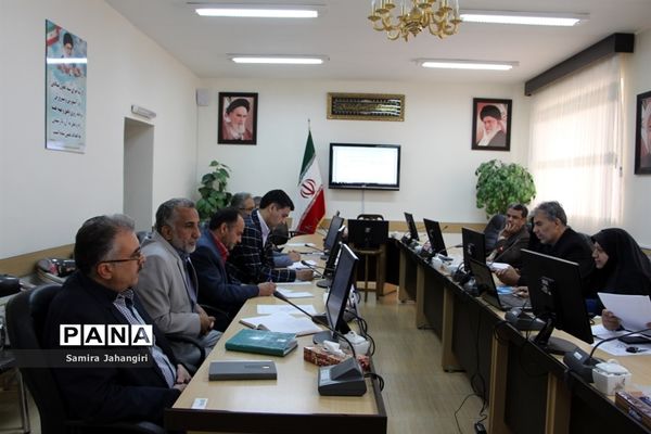 اولین جلسه کارگروه طرح ساماندهی‌‌، نظارت و مدیریت برتهیه و توزیع لباس فرم دانش‌آموزان