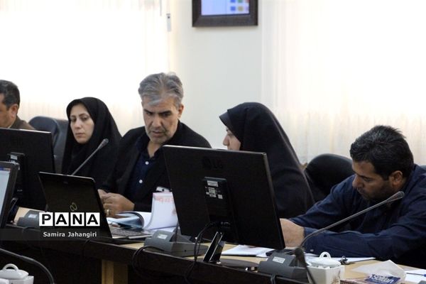 اولین جلسه کارگروه طرح ساماندهی‌‌، نظارت و مدیریت برتهیه و توزیع لباس فرم دانش‌آموزان