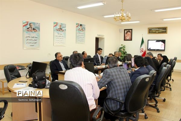 اولین جلسه کارگروه طرح ساماندهی‌‌، نظارت و مدیریت برتهیه و توزیع لباس فرم دانش‌آموزان