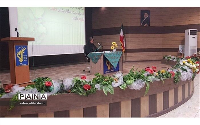 دواری: مدیر  موتور محرکه مدرسه است