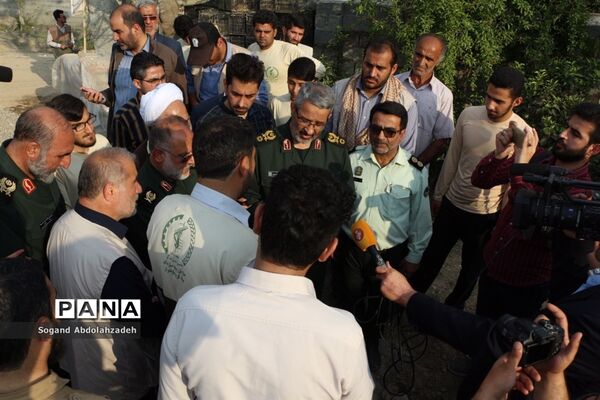 بازدید معاون وزیر کشور  و فرمانده سازمان بسیج مستضعفین کشور ازمناطق‌سیل‌زده سیمرغ