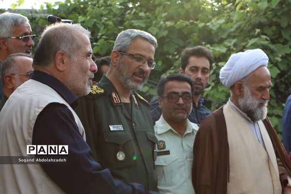 بازدید معاون وزیر کشور  و فرمانده سازمان بسیج مستضعفین کشور ازمناطق‌سیل‌زده سیمرغ
