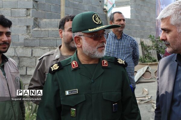 بازدید معاون وزیر کشور  و فرمانده سازمان بسیج مستضعفین کشور ازمناطق‌سیل‌زده سیمرغ