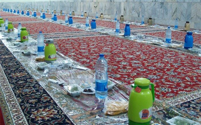 برپایی سفره اطعام و اکرام مددجویان بهزیستی و کمیته امداد توسط شهردار قم