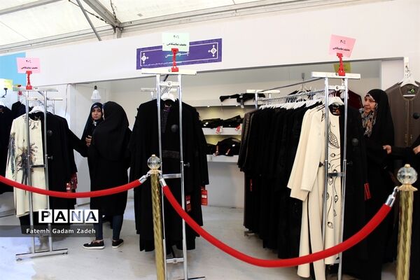 نمایشگاه مد و لباس ایرانی در پل طبیعت تهران
