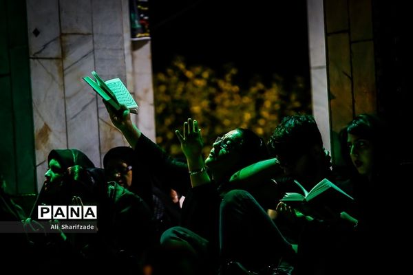 مراسم احیا شب نوزدهم ماه مبارک رمضان در مقبره الشهدای چیتگر