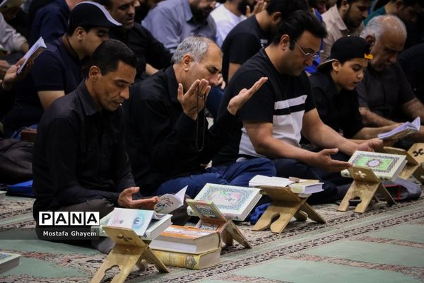 مراسم احیا شب نوزدهم ماه مبارک رمضان در مصلای آبادان