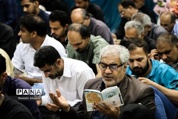 مراسم احیا شب نوزدهم ماه مبارک رمضان در مصلای آبادان