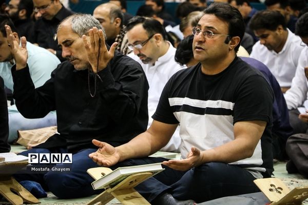 مراسم احیا شب نوزدهم ماه مبارک رمضان در مصلای آبادان