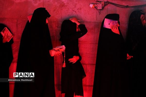 مراسم شب اول قدر در گلزار شهدای وادی رحمت تبریز