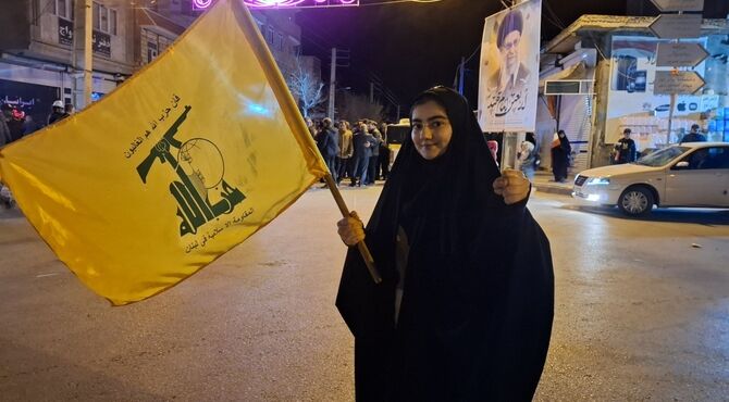  اتحاد و همبستگی در مراسم گرامیداشت چهلمین روز شهادت قائد امت و شهدای دانش‌آموز میناب