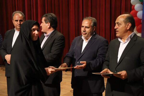آیین نکوداشت منتخبین مرحله استانی چهل و سومین دوره مسابقات فرهنگی و هنری فردا