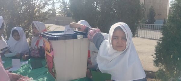 انتخابات شورای دانش‌آموزی در دبستان شهید عامل هوشمند زارچ 