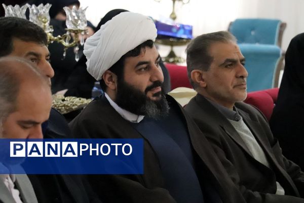 مراسم تجلیل از مادران، همسران شهدا و بانوان جانباز فرهنگی آذربایجان شرقی