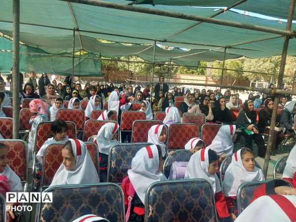 آغاز سال تحصیلی کلاس‌ اولی‌ ها با جشن شکوفه‌ ها در مدرسه شهید آوینی