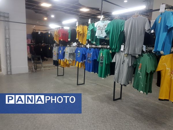 عرضه نوشت افزار ایرانی در نمایشگاه ایران نوشت حرم مطهر رضوی