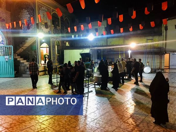 پخت شله‌زرد نذری با یاد ضامن آهو در قائمشهر