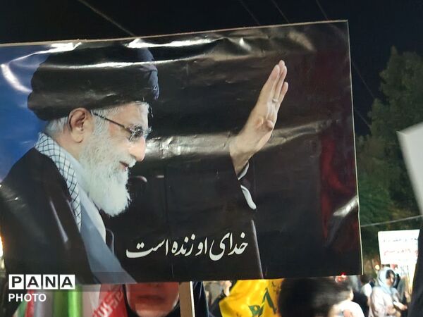 نوای طنین انداز حضور پرشور مردم در شب صد و بیست و هشتم