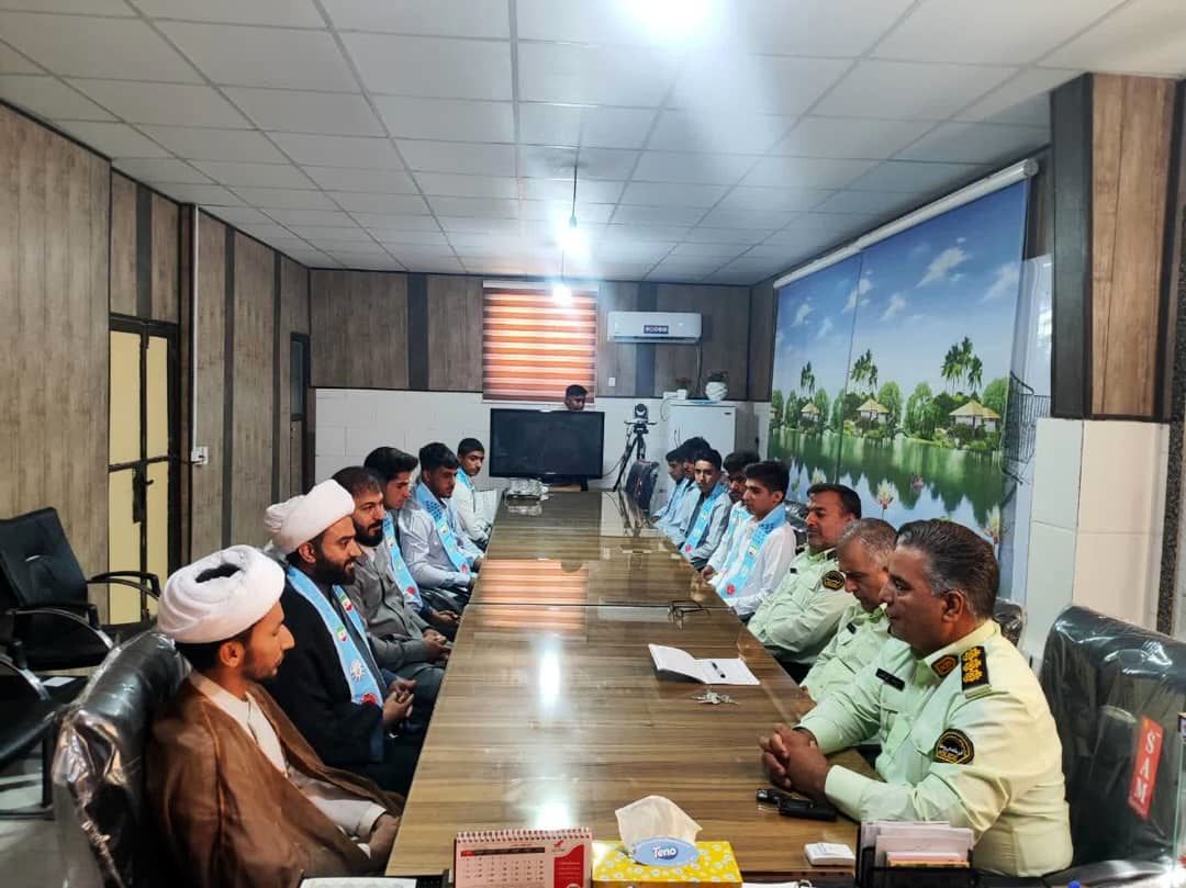 دیدار دانش‌آموزان ریگانی با سبزپوشان نیروی انتظامی به مناسبت هفته ناجا