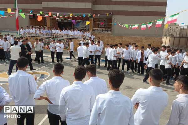 رقابت پرهیجان طناب‌کشی در بهارستان دو