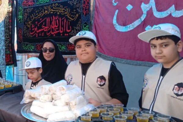 برپایی موکب های مختلف در مسیر پیاده روی اربعین در ناحیه دو شهرری 