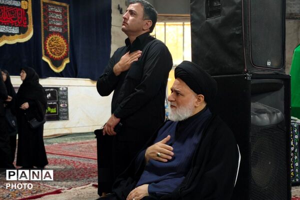حضور مادران و نوزادان شش ماهه در همایش شیرخوارگان حسینی