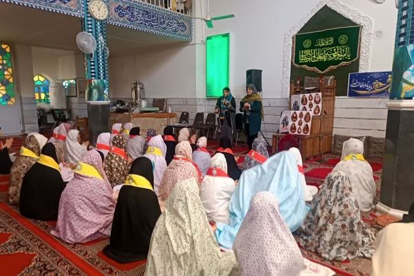 شکوه مولودی و جشن در خلوت معنوی اعتکاف دانش‌آموزی یزد