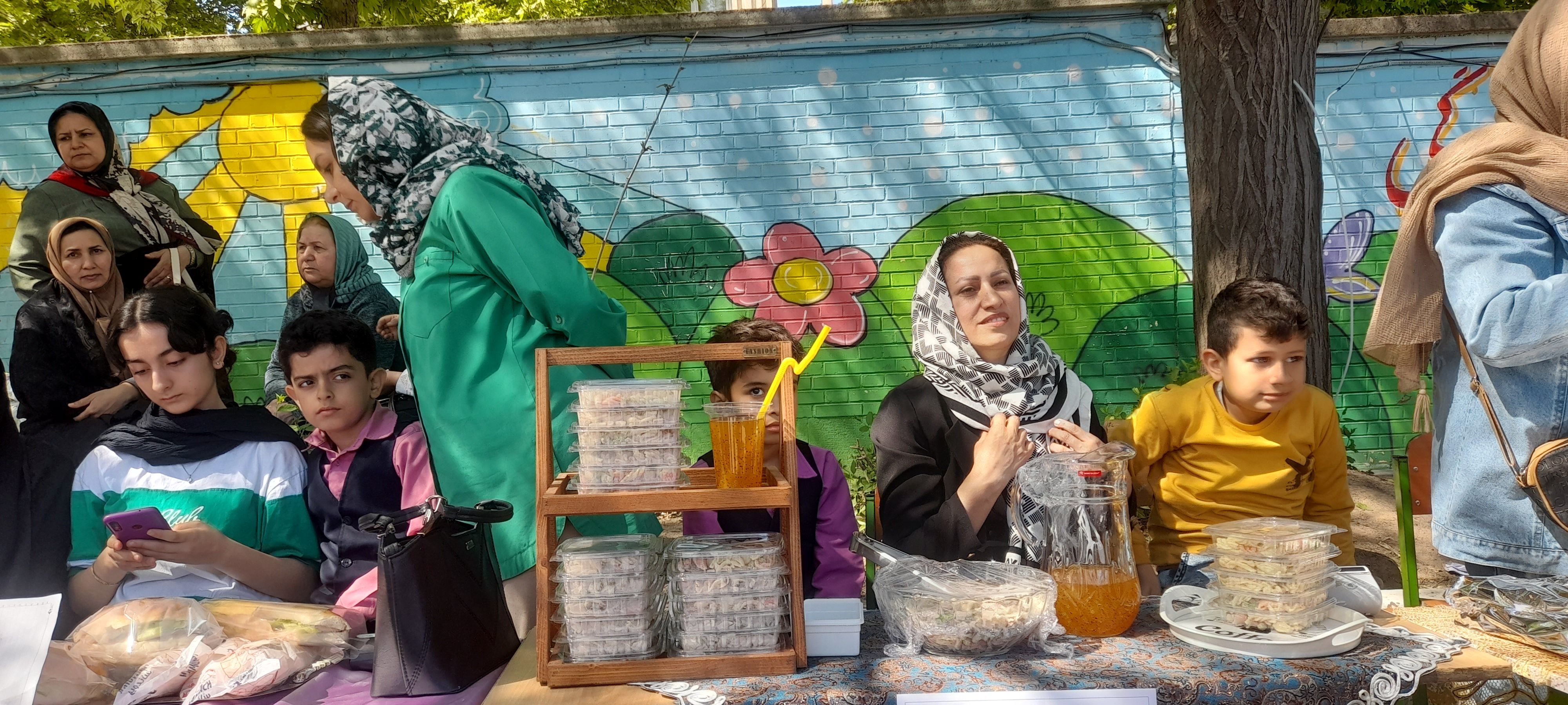 برپایی بازارچه کسب و کار در آموزشگاه امام جعفر صادق(ع)