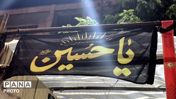 فارسان سیاه‌پوش محرم شد