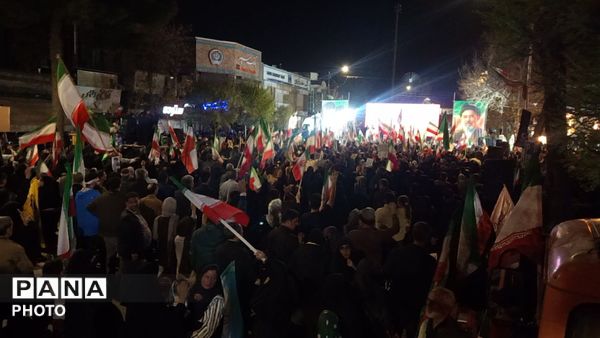 پیمان دوباره با رهبری با نوای رسای مهدی رسولی در آیین تجدید بیعت 
