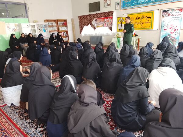 طنین قرآن و یاد شهدای مقاومت در مدارس مرند