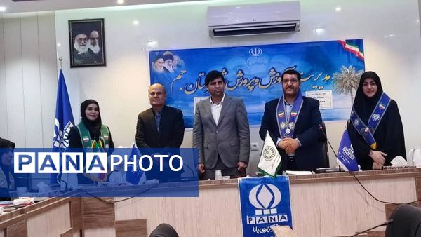 تجلیل از خبرنگاران برتر شهرستان جم