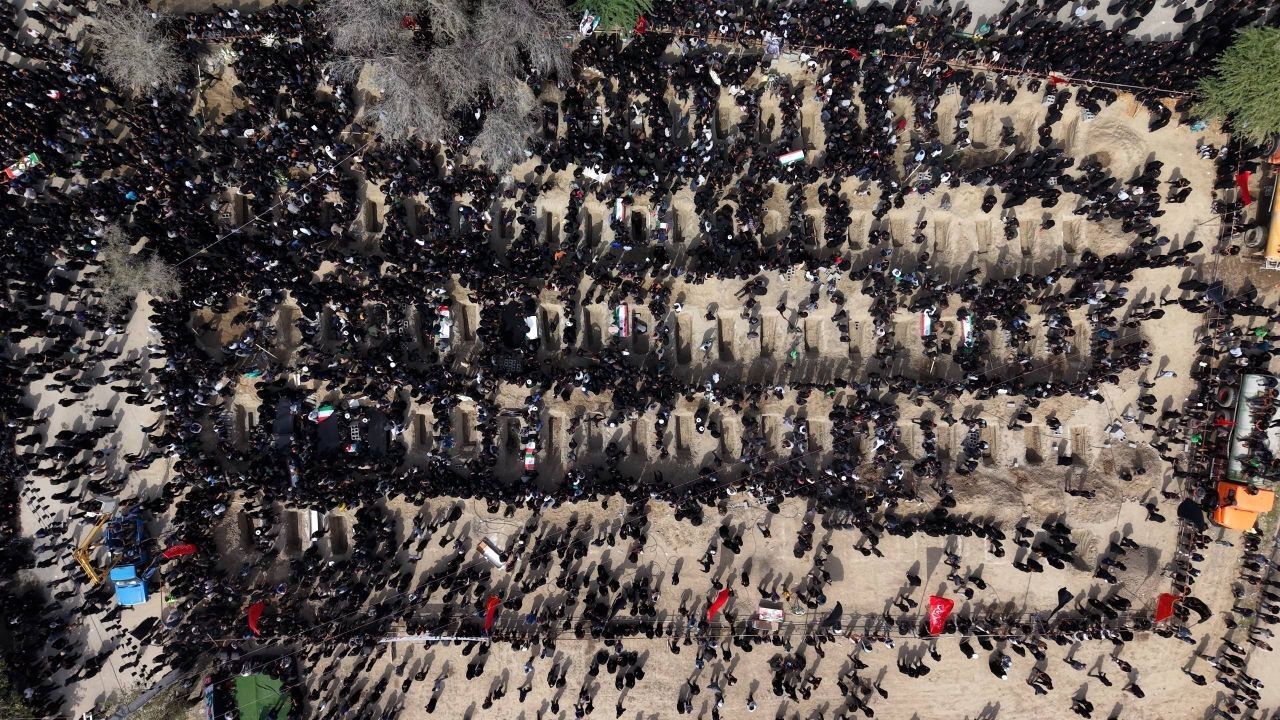 «سوگ جمعی»؛ چگونه جامعه ایران با اندوه جمعی کنار می‌آید؟
