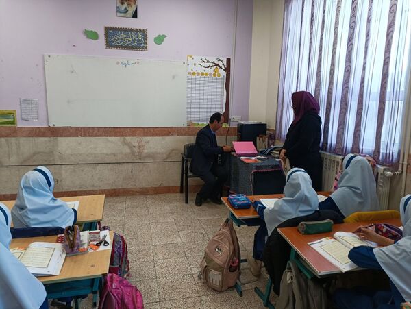 بازدید و ارزیابی مسئولان آموزش پرورش از دبستان زنده  یاد امینی پور