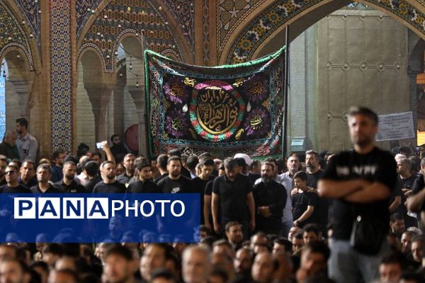 حضور پرشور مردم شهرری در مراسم ارتحال امام خمینی (ره) 
