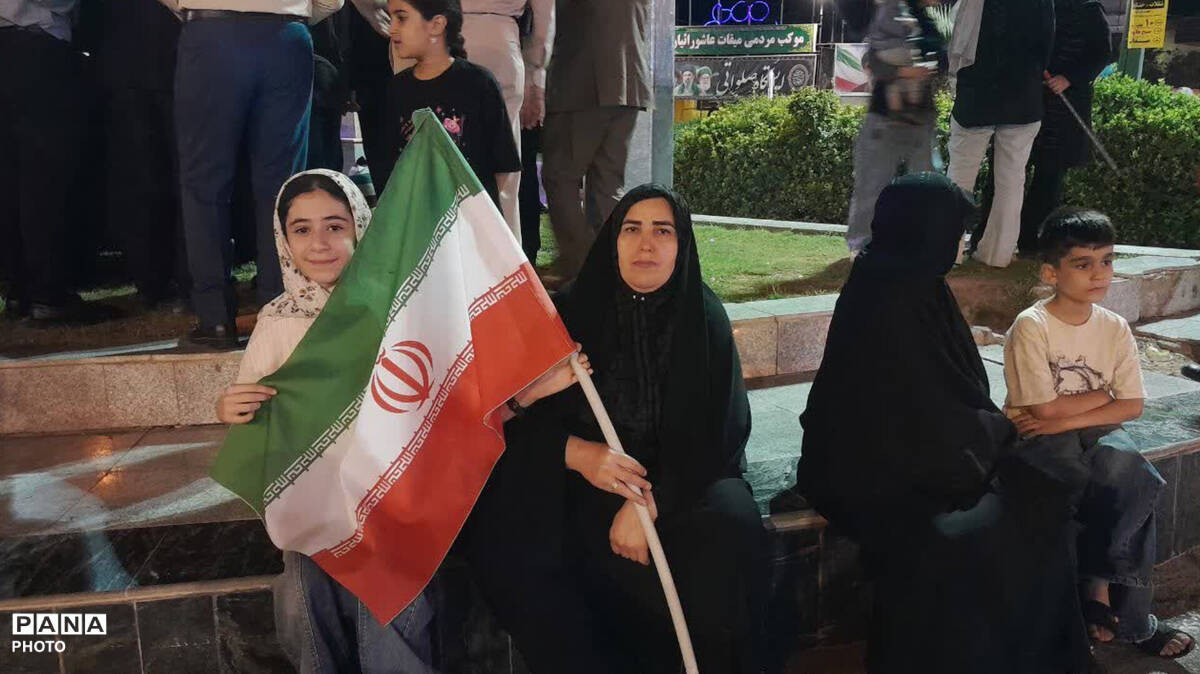 نود وهشتمین  قرار شبانه مردم انقلابی کوهدشت، در دفاع از وطن و بیعت با رهبری