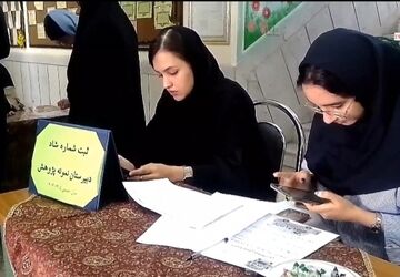 دبیرستان نمونه پژوهش شهرکرد پذیرای دانش‌آموزان پایه دهم شد