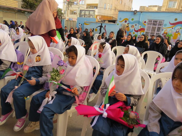 جشن شکوفه ها مدرسه ۱۷شهریور