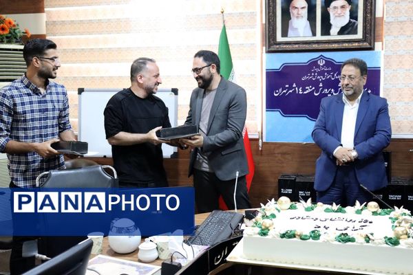 منطقه ۱۴ پیشگام قدردانی از حافظان سلامت روان دانش‌آموزان 