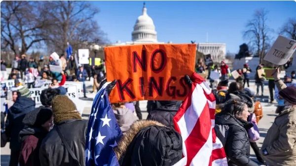 مردم آمریکا از ترامپ غرامت میلیاردی طلب کردند