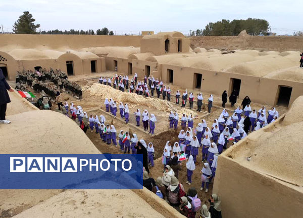 اجرای دلنشین سرود ایرانمون در دل تاریخ کهن قلعه ملکی