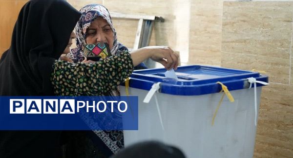 حضور پرشور مردم محمدشهرکرج‌ پای صندوق رای 