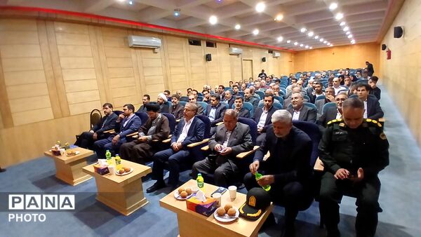مراسم تودیع و معارفه فرماندار شهرستان تویسرکان، گامی نو در خدمت‌رسانی به مردم