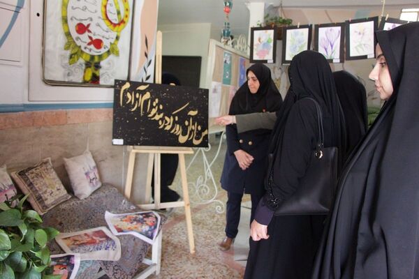جشنواره هفته مشاغل در هنرستان تقوی پیشگان بهارستان۲