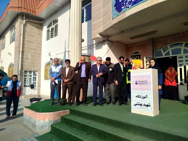 مانور زلزله در دبیرستان شهید بهشتی بندرترکمن