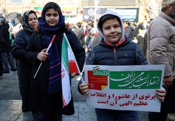 راهپیمایی 22 بهمن در شهرستان تکاب
