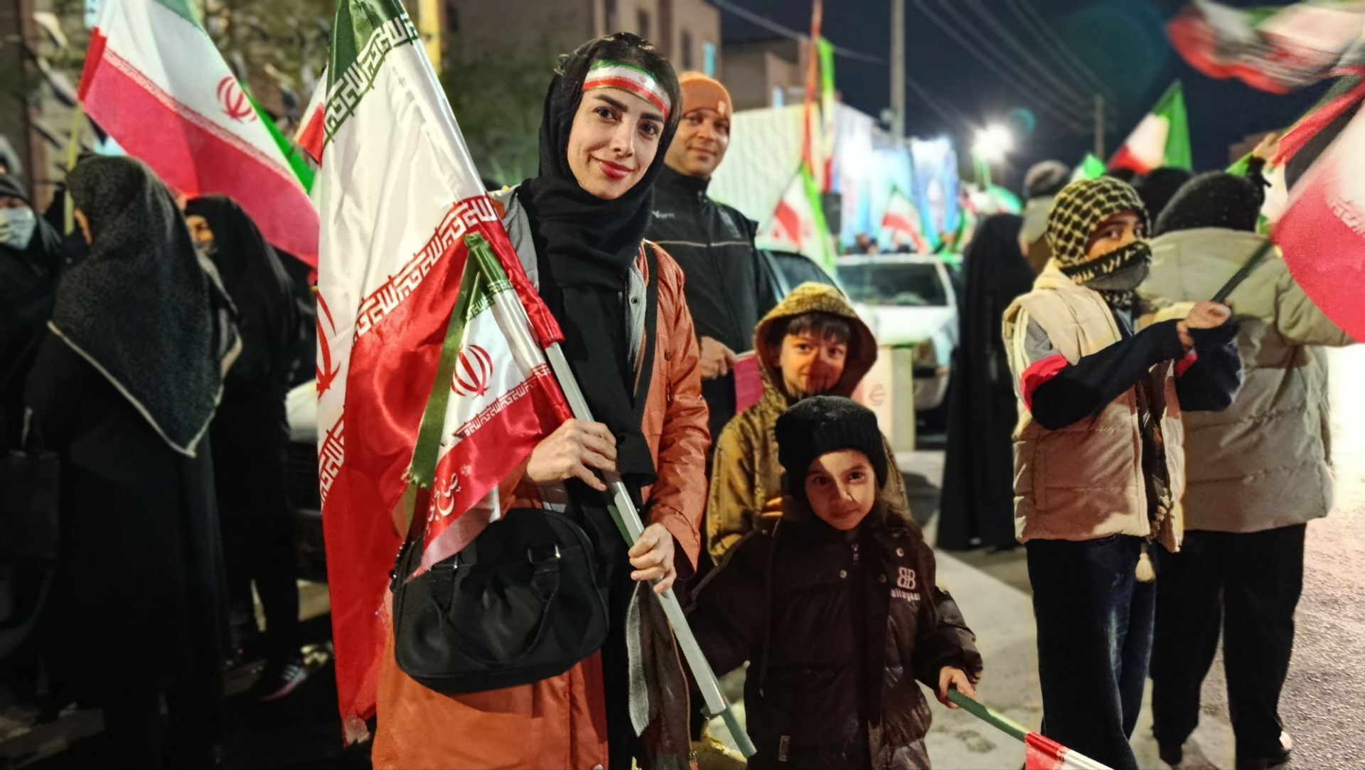 از کودک تا پیر، حضور هر ایرانی در دفاع از آرمان‌ها